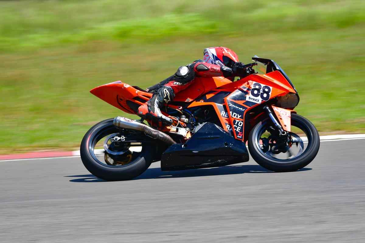 Motorcycle racing
