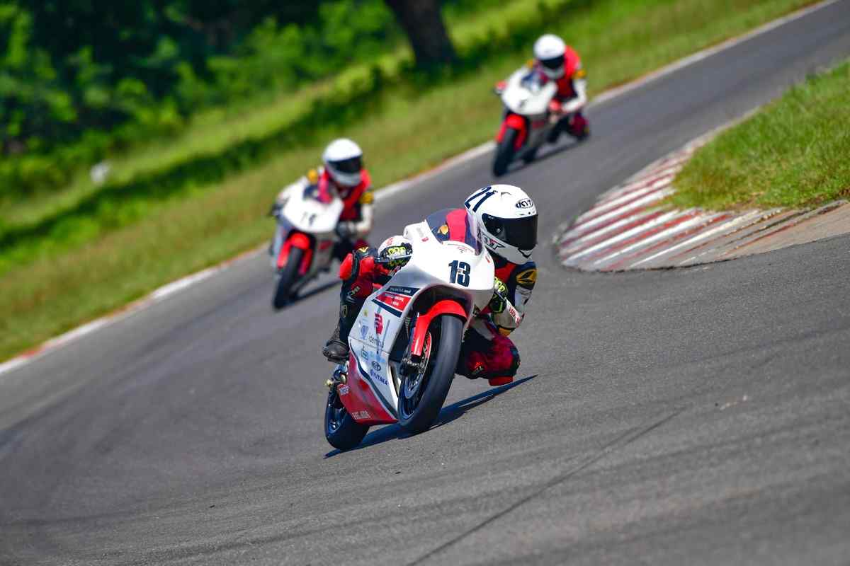 Motorcycle racing
