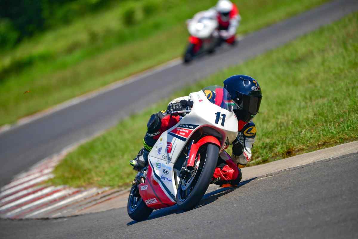 Motorcycle racing