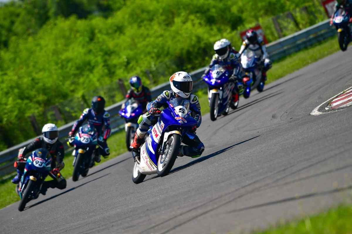 Motorcycle racing