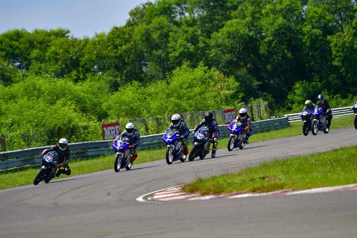 Motorcycle racing