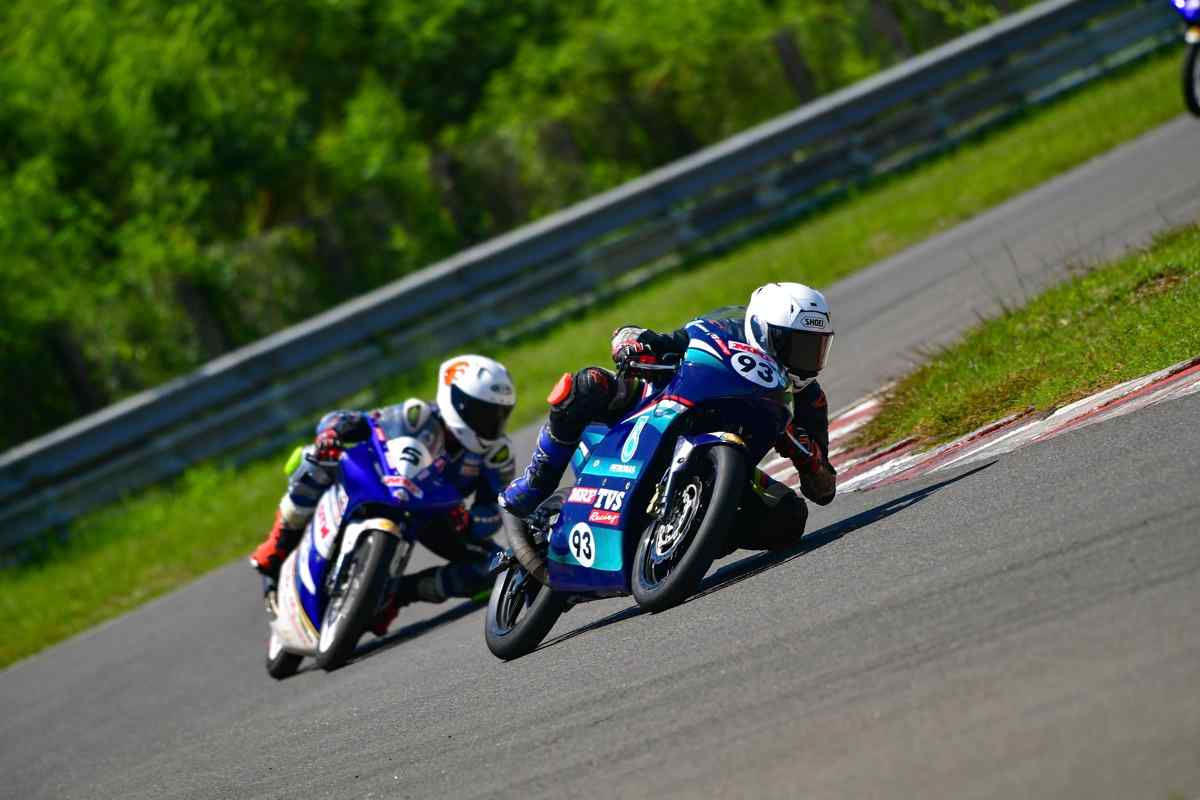Motorcycle racing