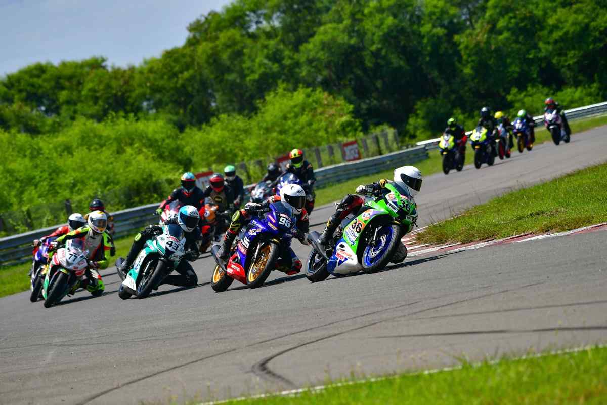 Motorcycle racing