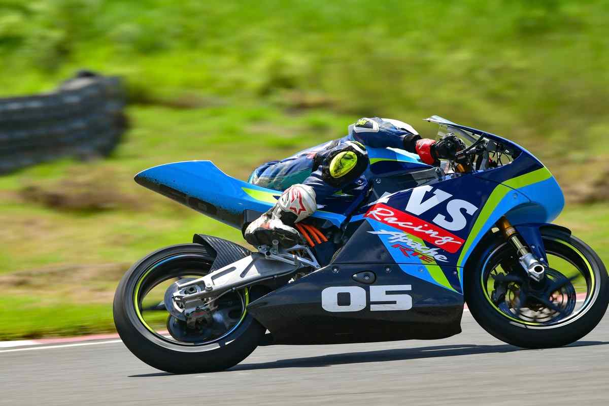 Motorcycle racing