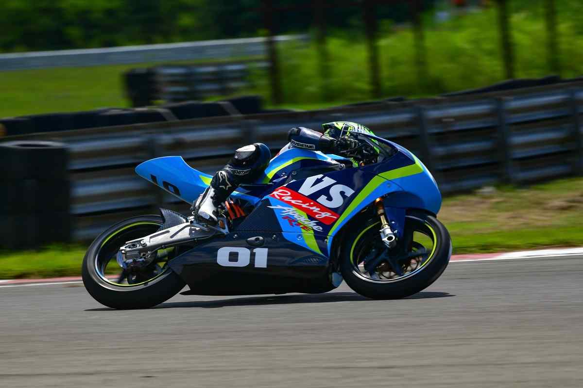 Motorcycle racing