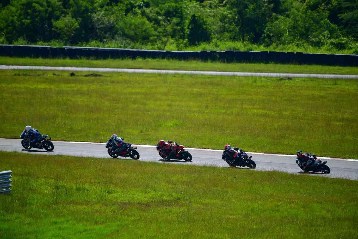 Motorcycle racing
