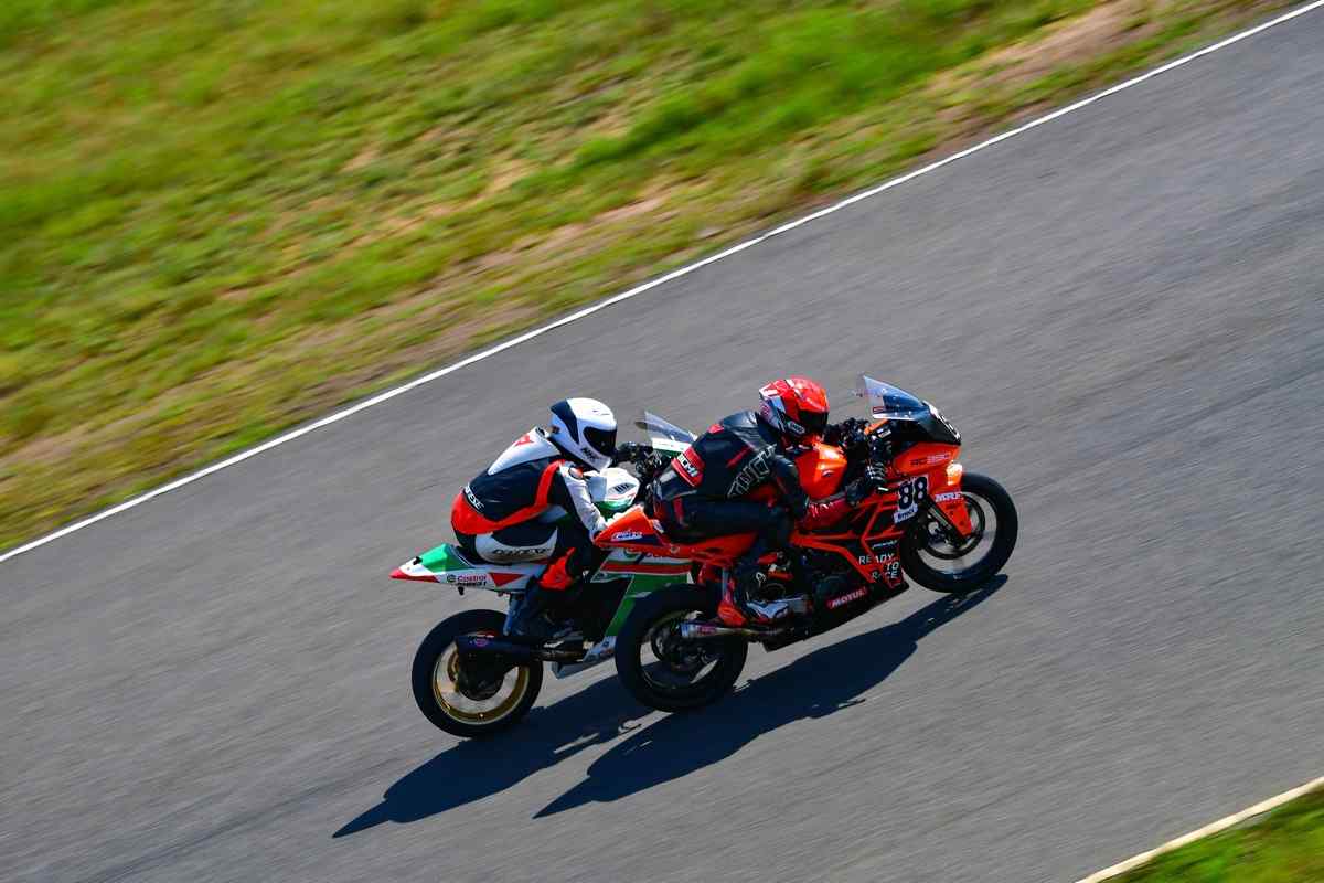 Motorcycle racing