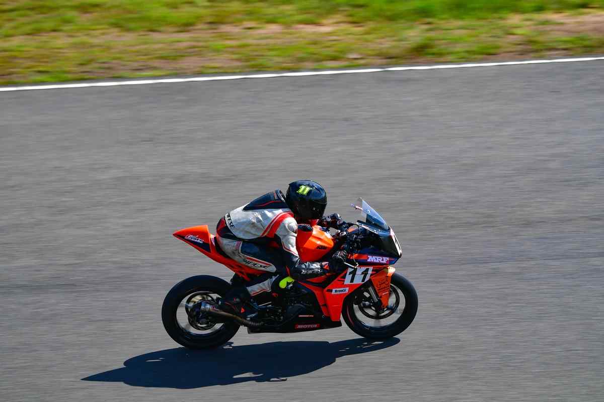 Motorcycle racing
