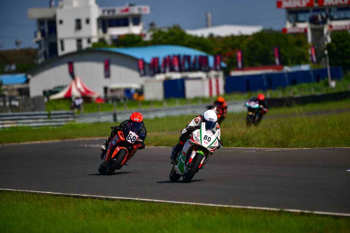 Motorcycle racing