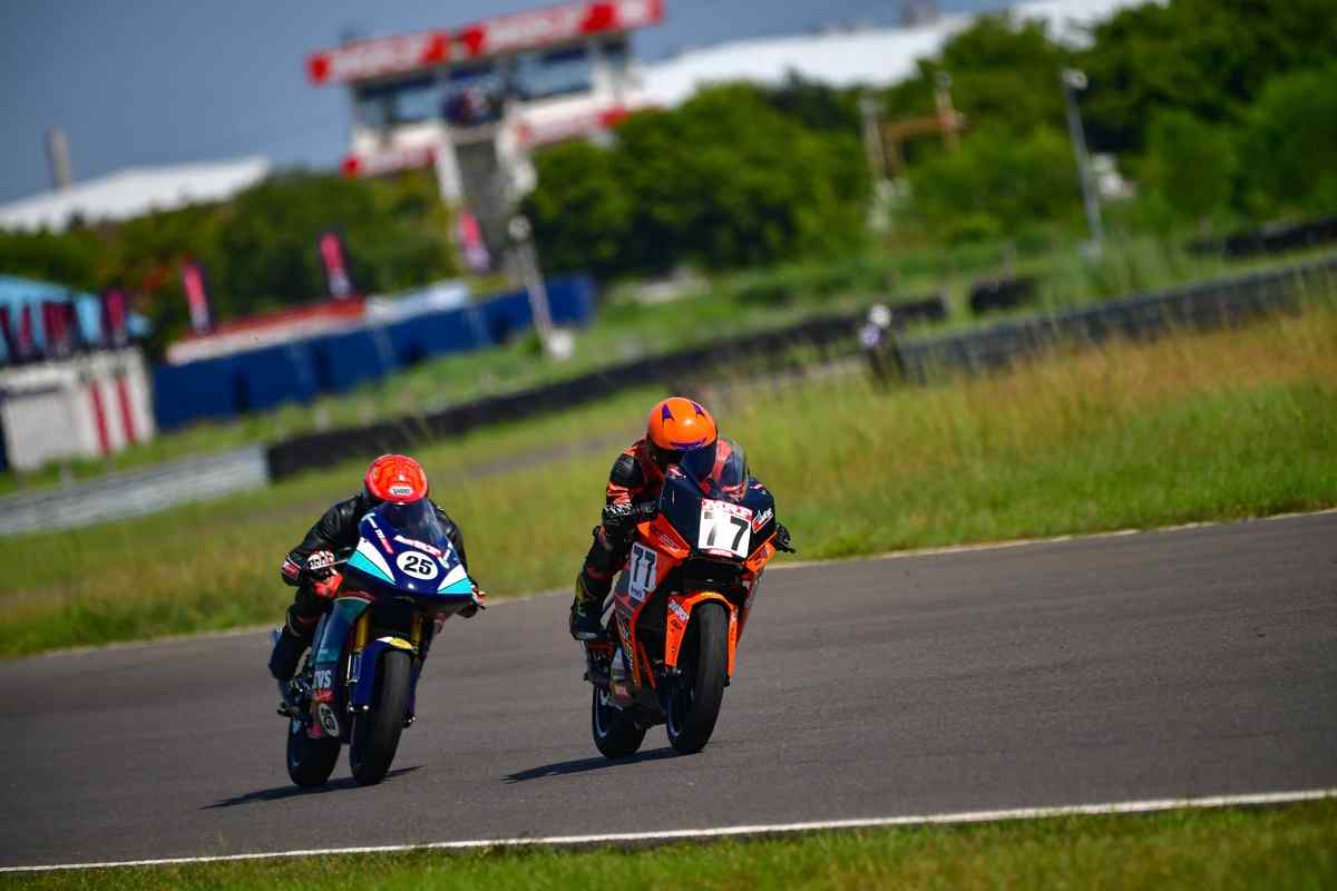 Motorcycle racing