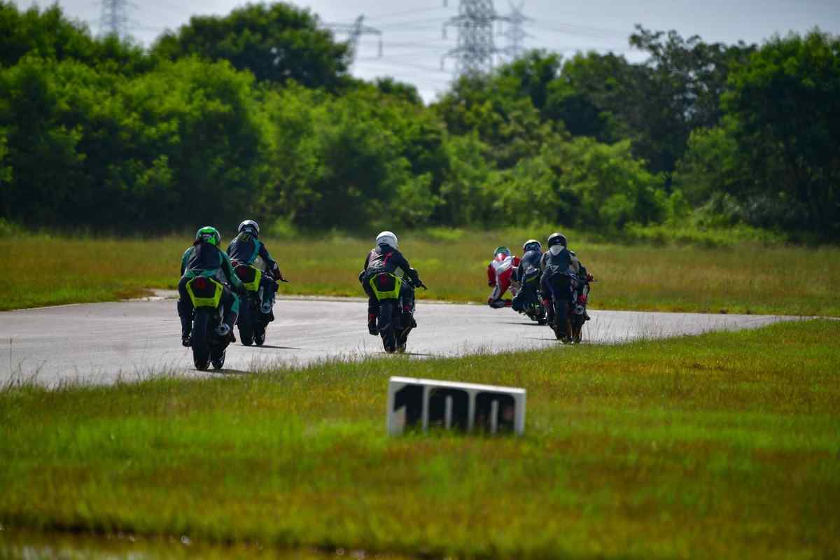 Motorcycle racing