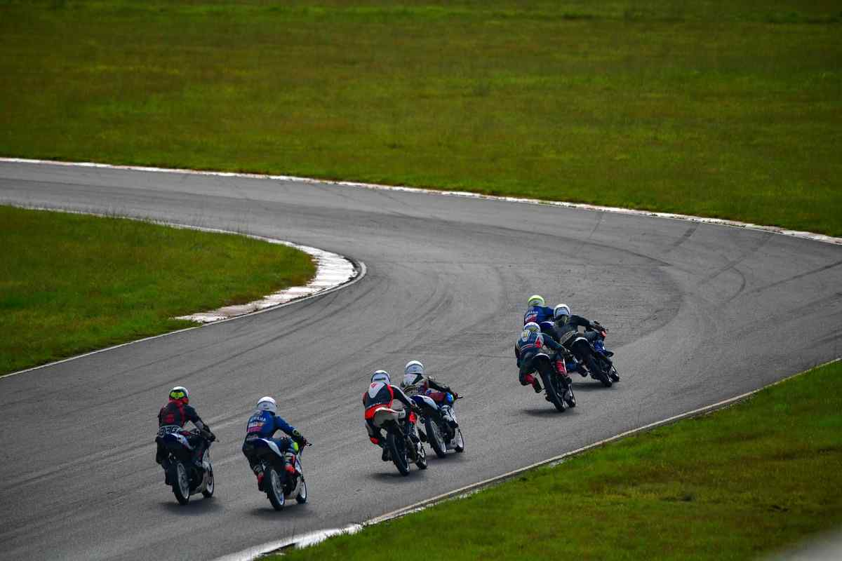 Motorcycle racing