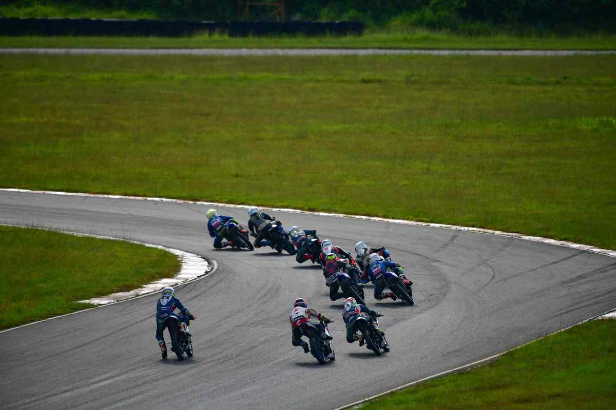 Motorcycle racing
