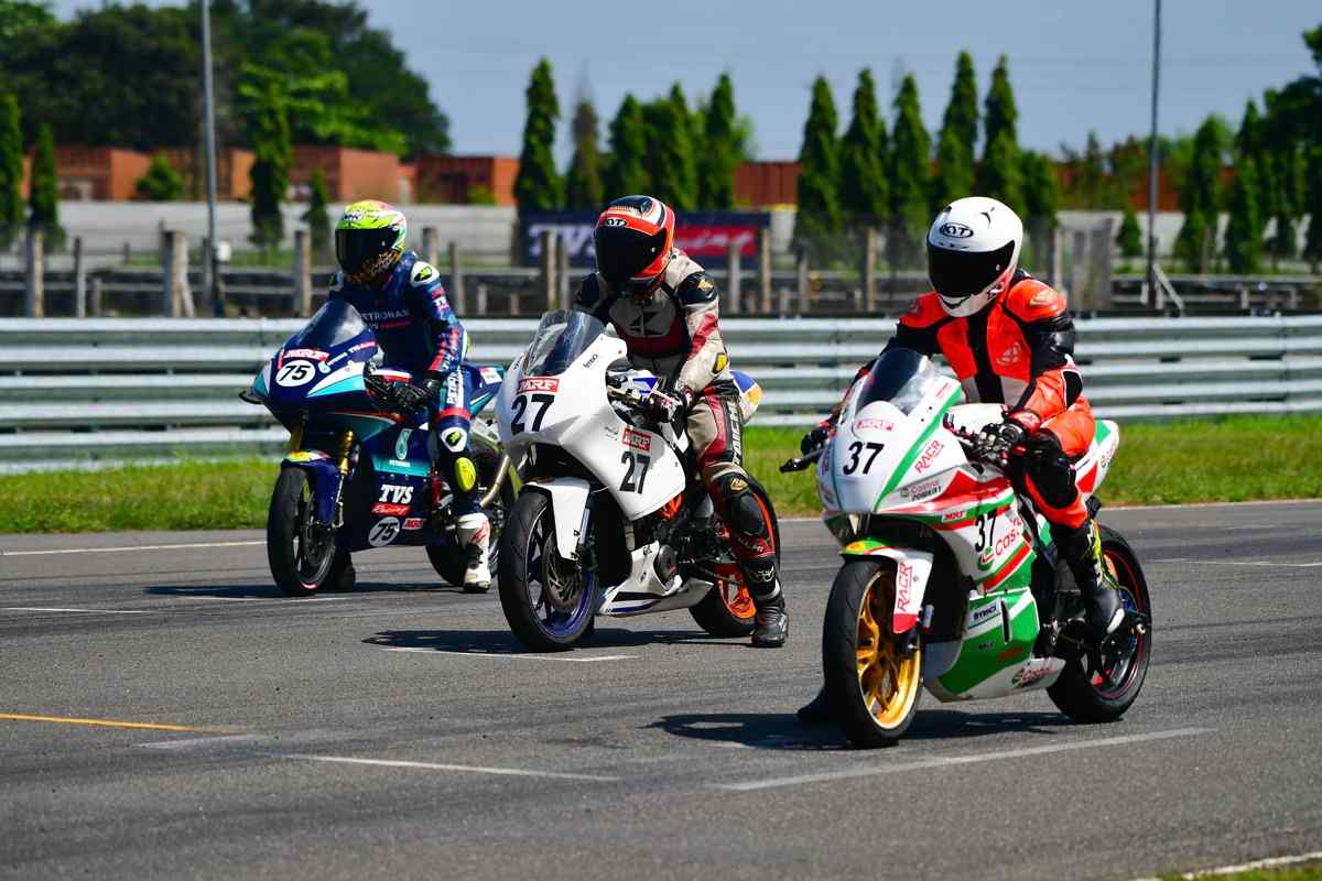 Motorcycle racing