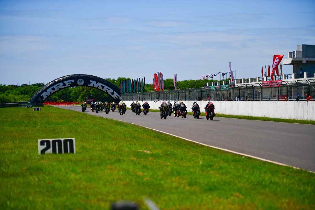 Motorcycle racing