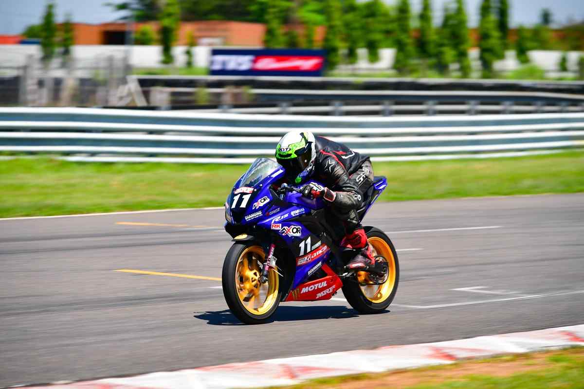 Motorcycle racing