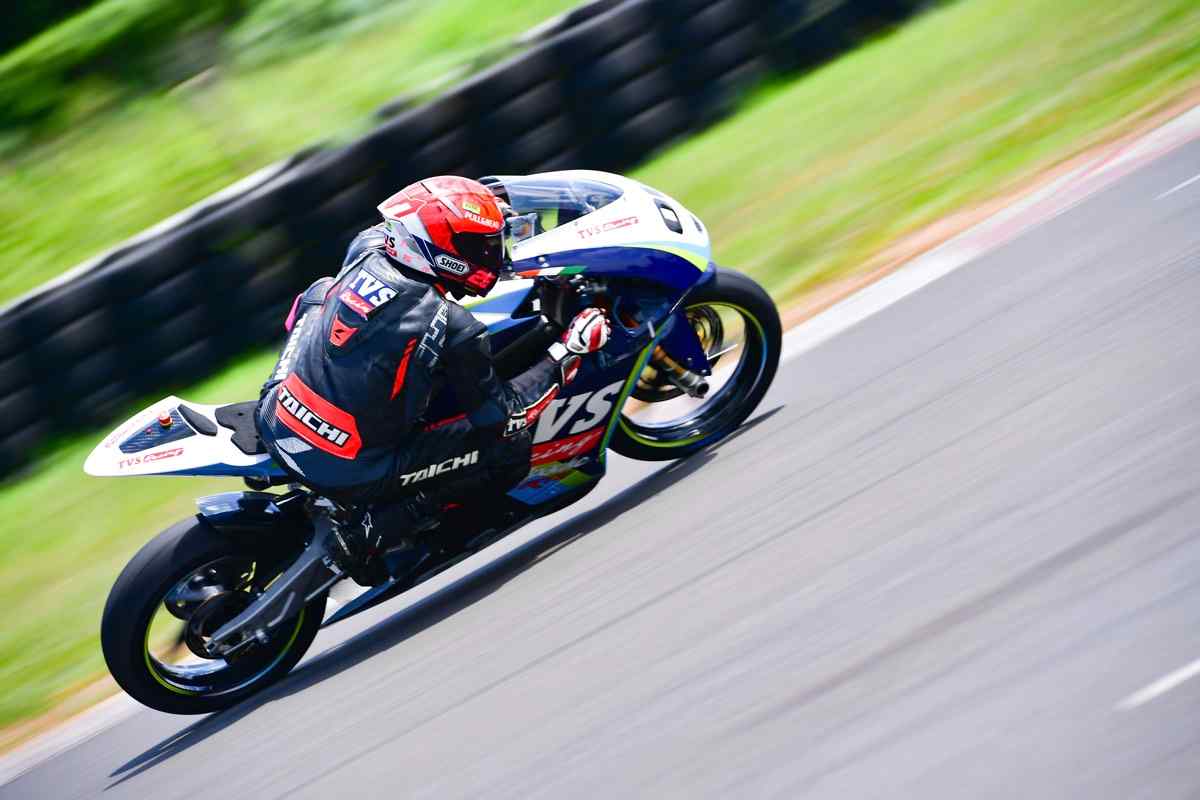 Motorcycle racing