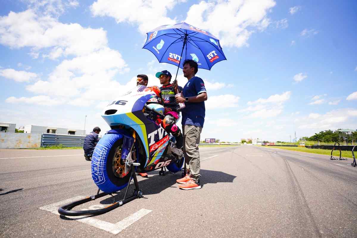 Motorcycle racing