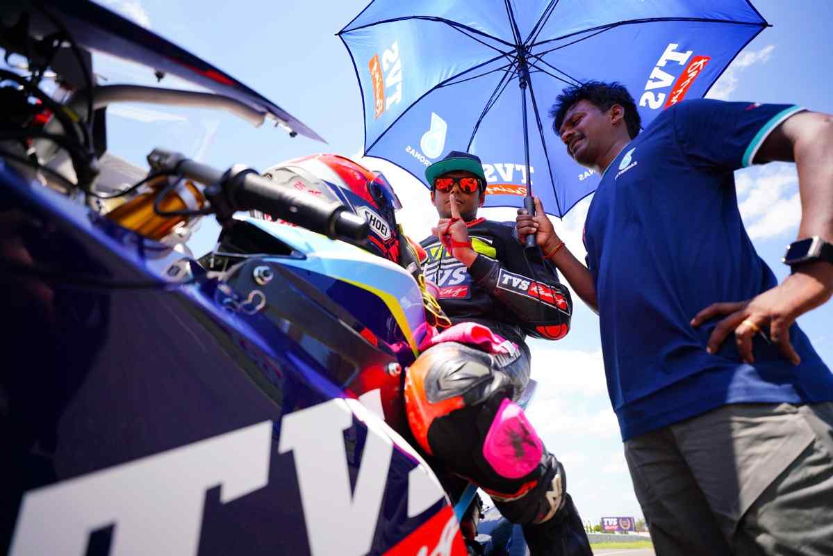 Motorcycle racing