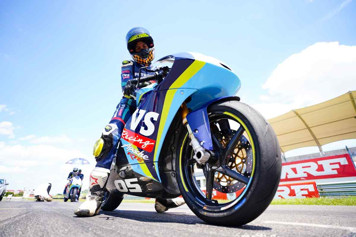 Motorcycle racing