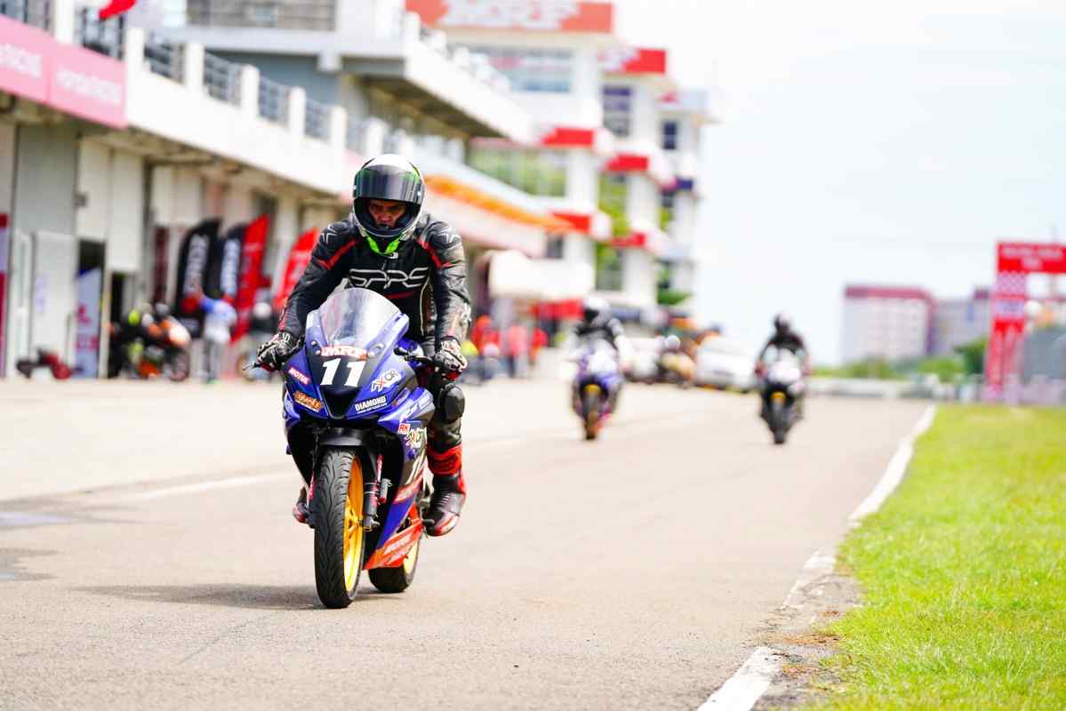Motorcycle racing