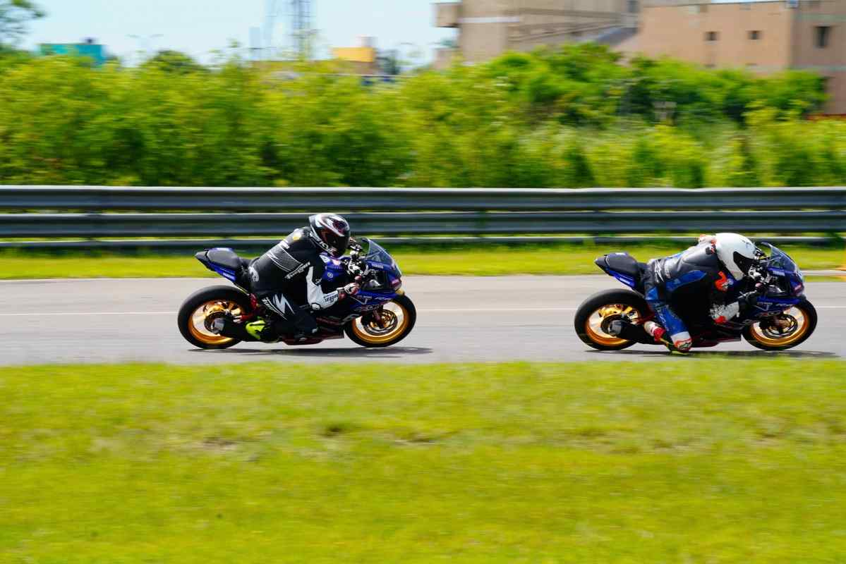 Motorcycle racing