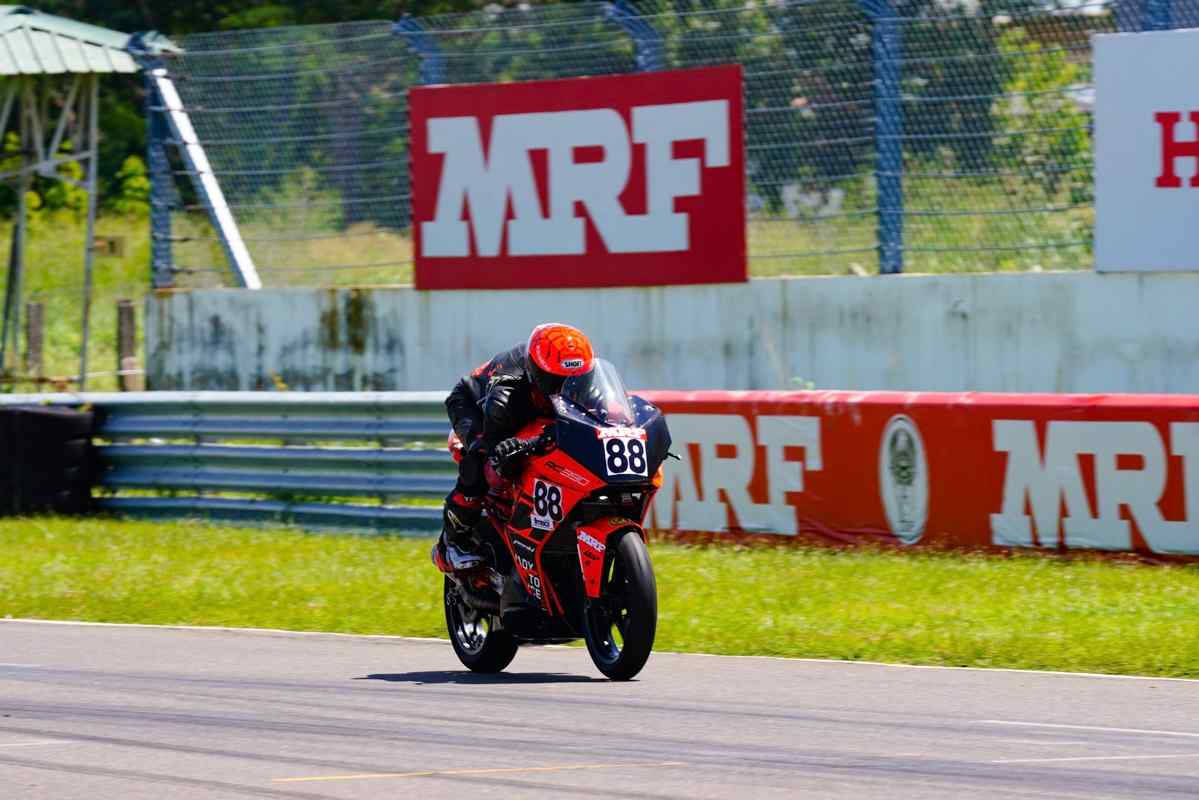 Motorcycle racing