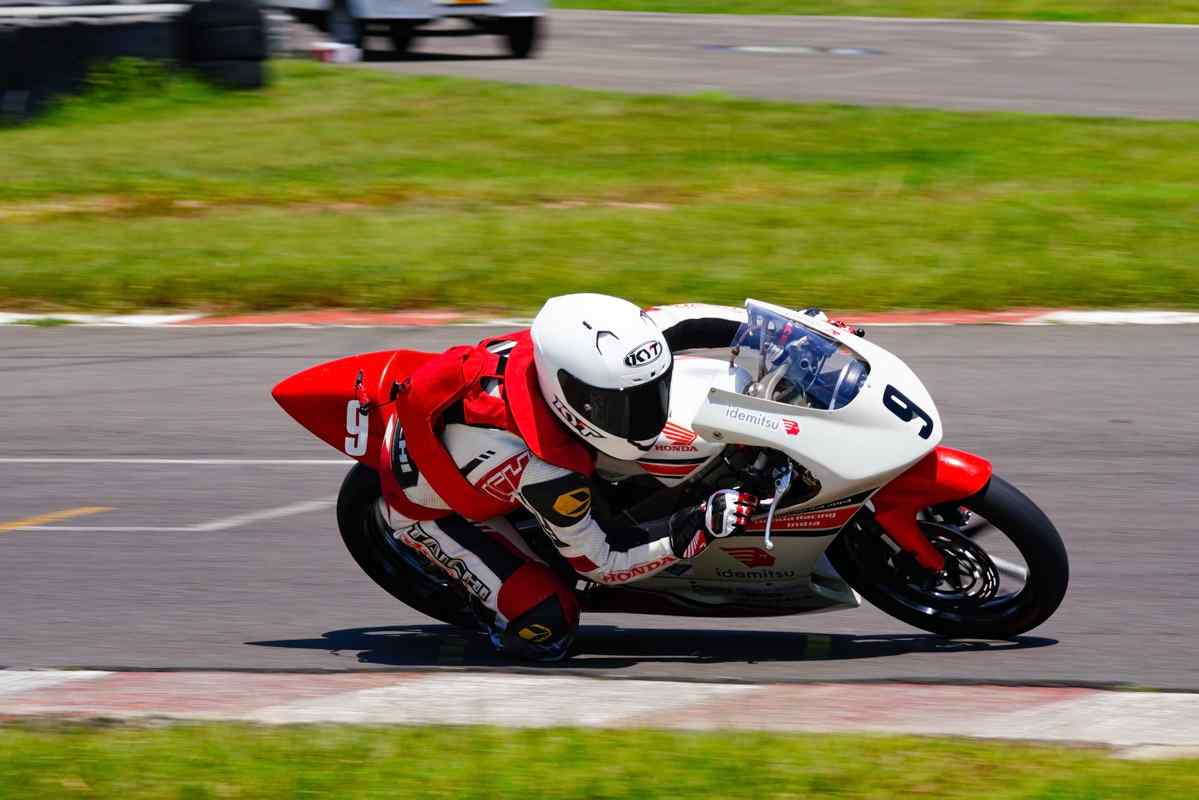 Motorcycle racing