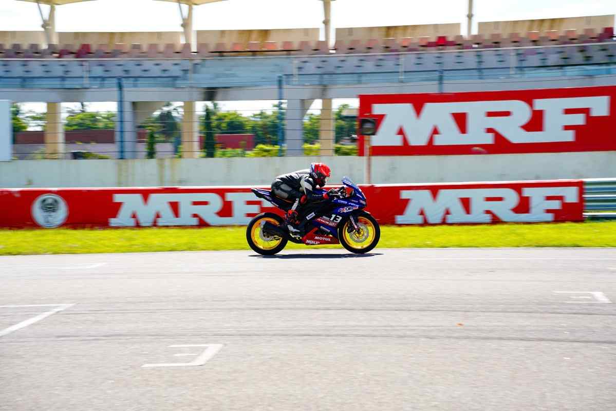 Motorcycle racing