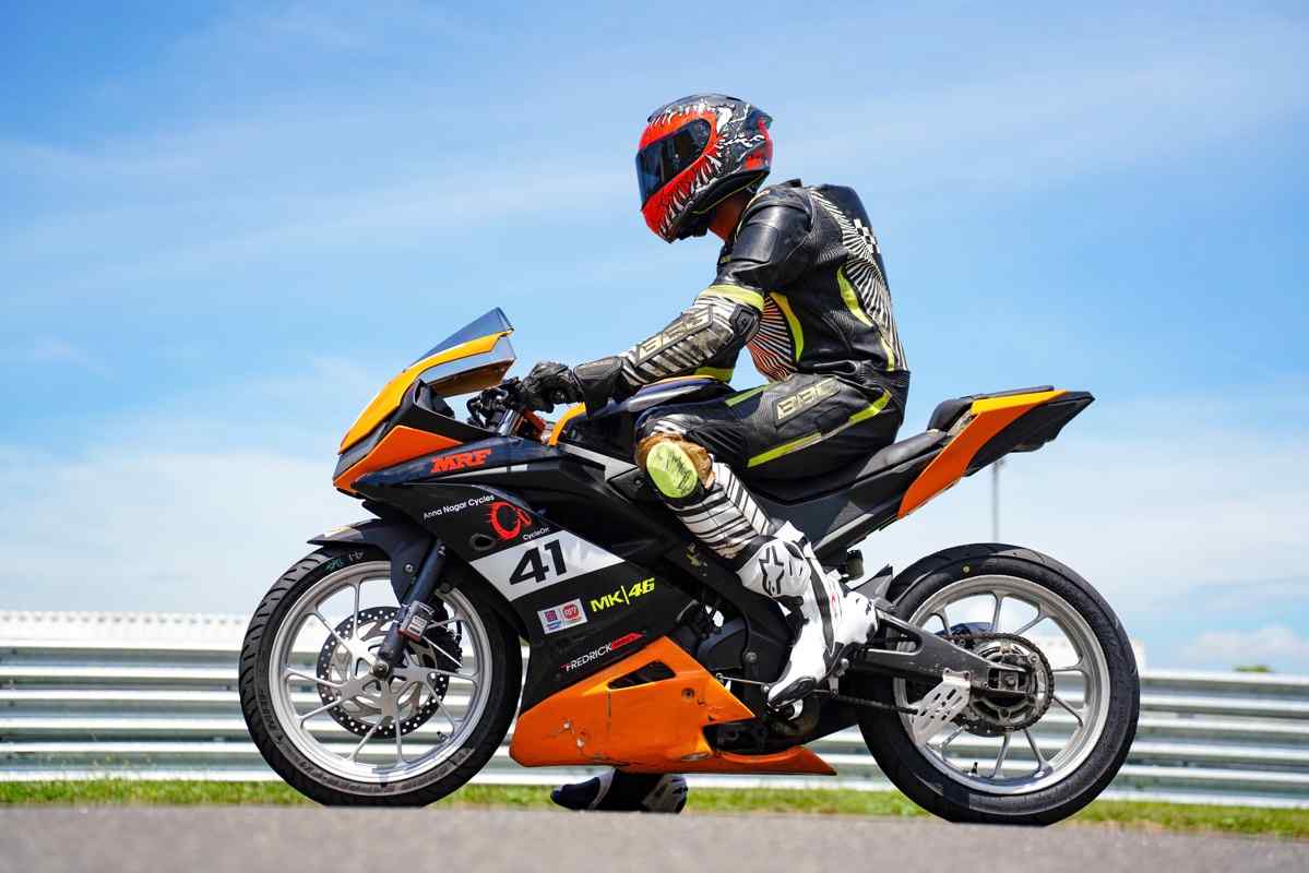 Motorcycle racing