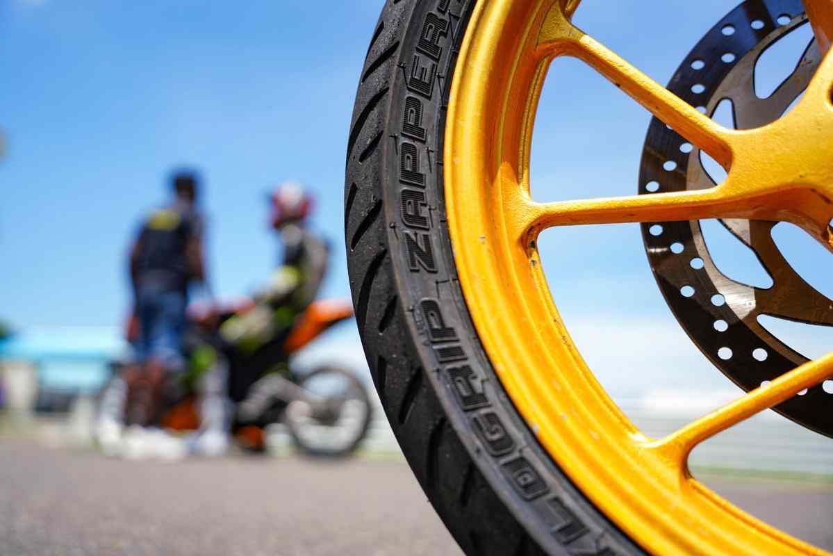 Motorcycle racing