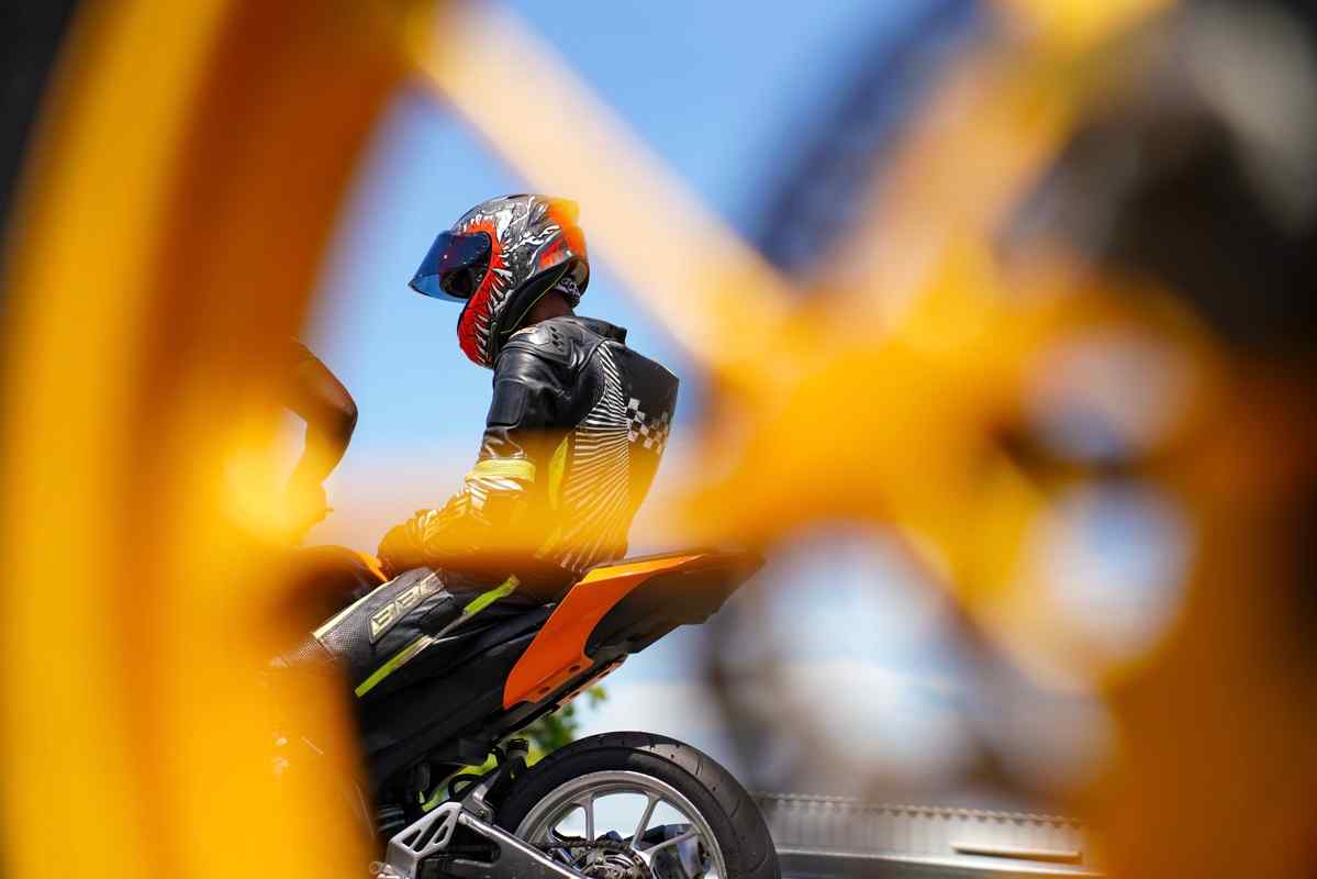 Motorcycle racing
