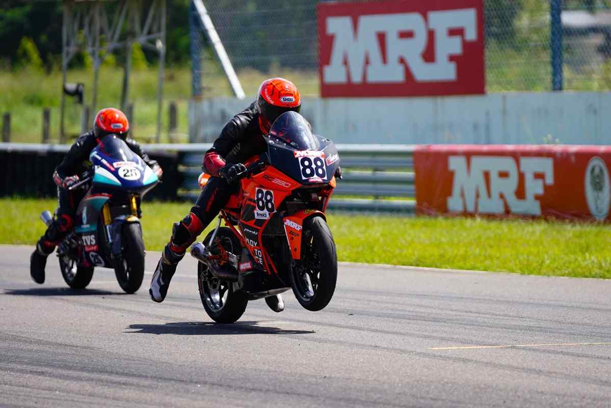Motorcycle racing