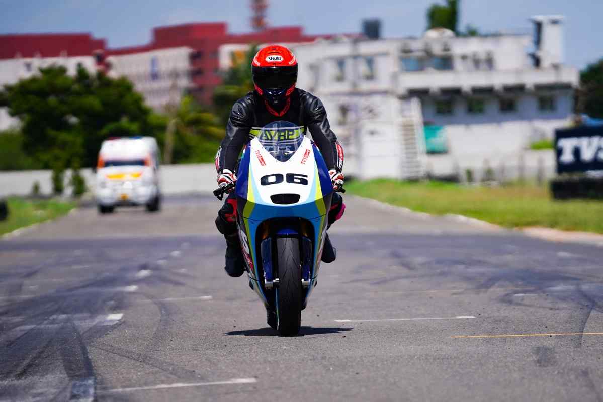 Motorcycle racing
