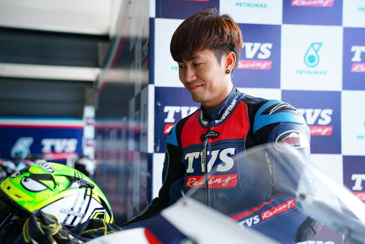 Motorcycle racing