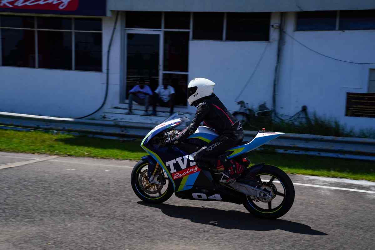 Motorcycle racing