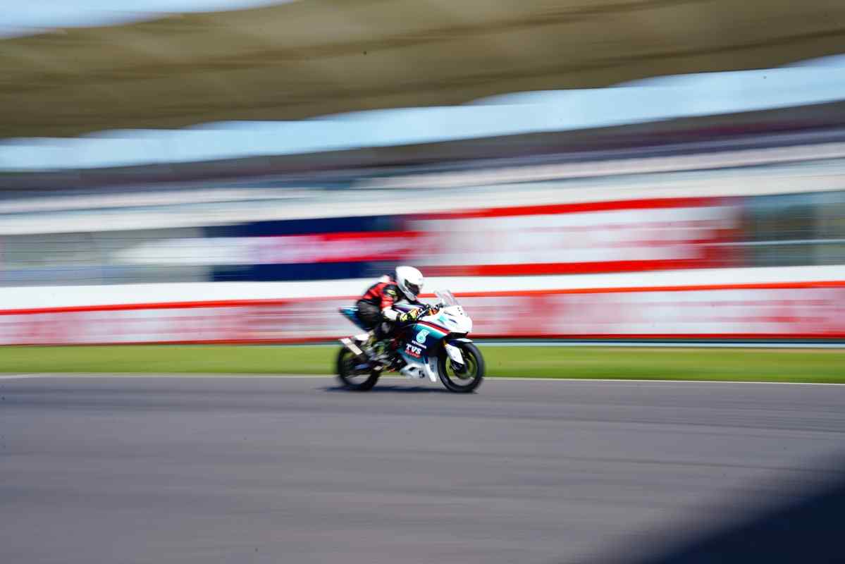 Motorcycle racing