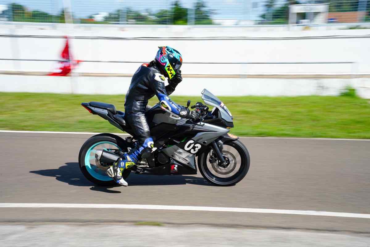 Motorcycle racing