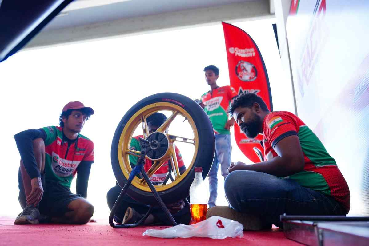 Motorcycle racing