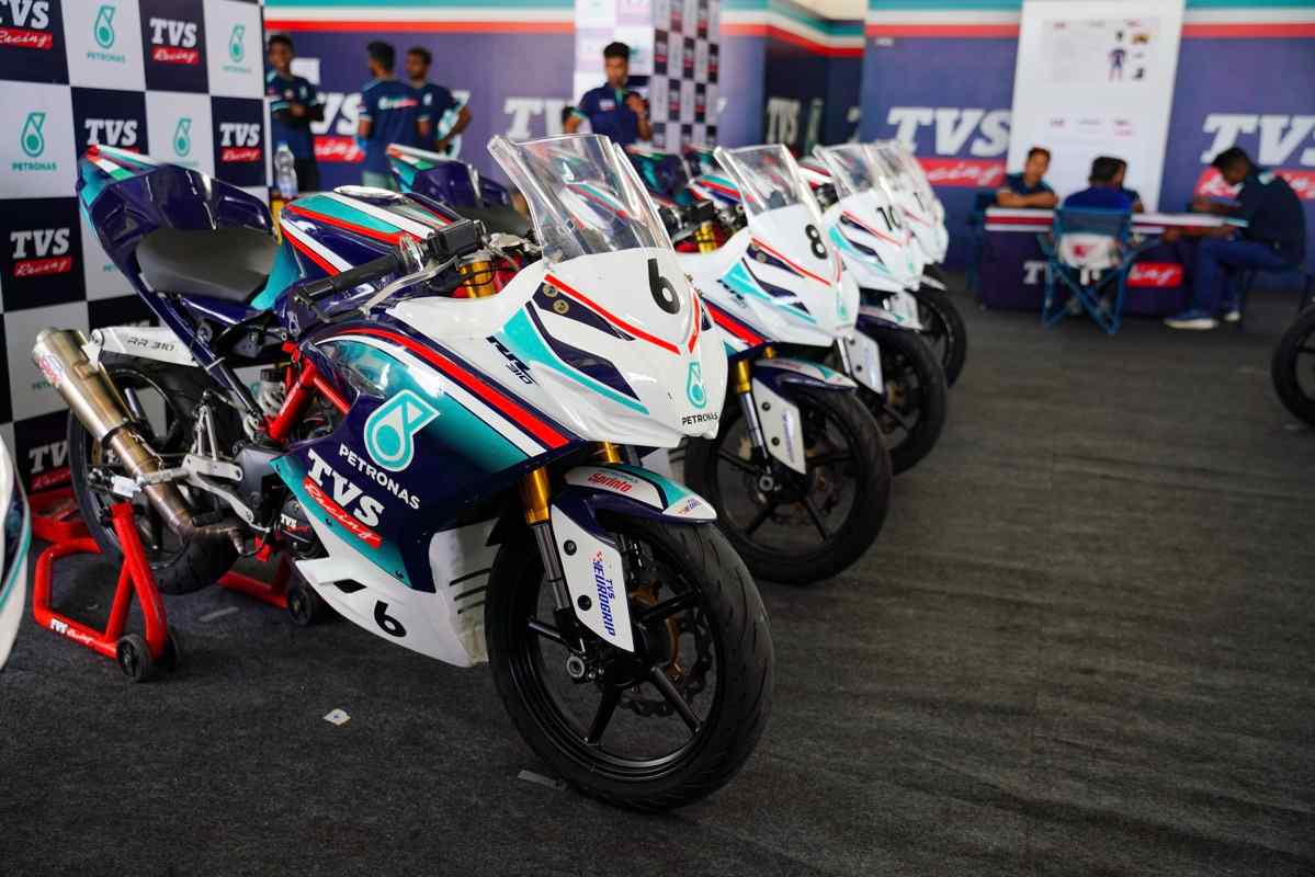 Motorcycle racing