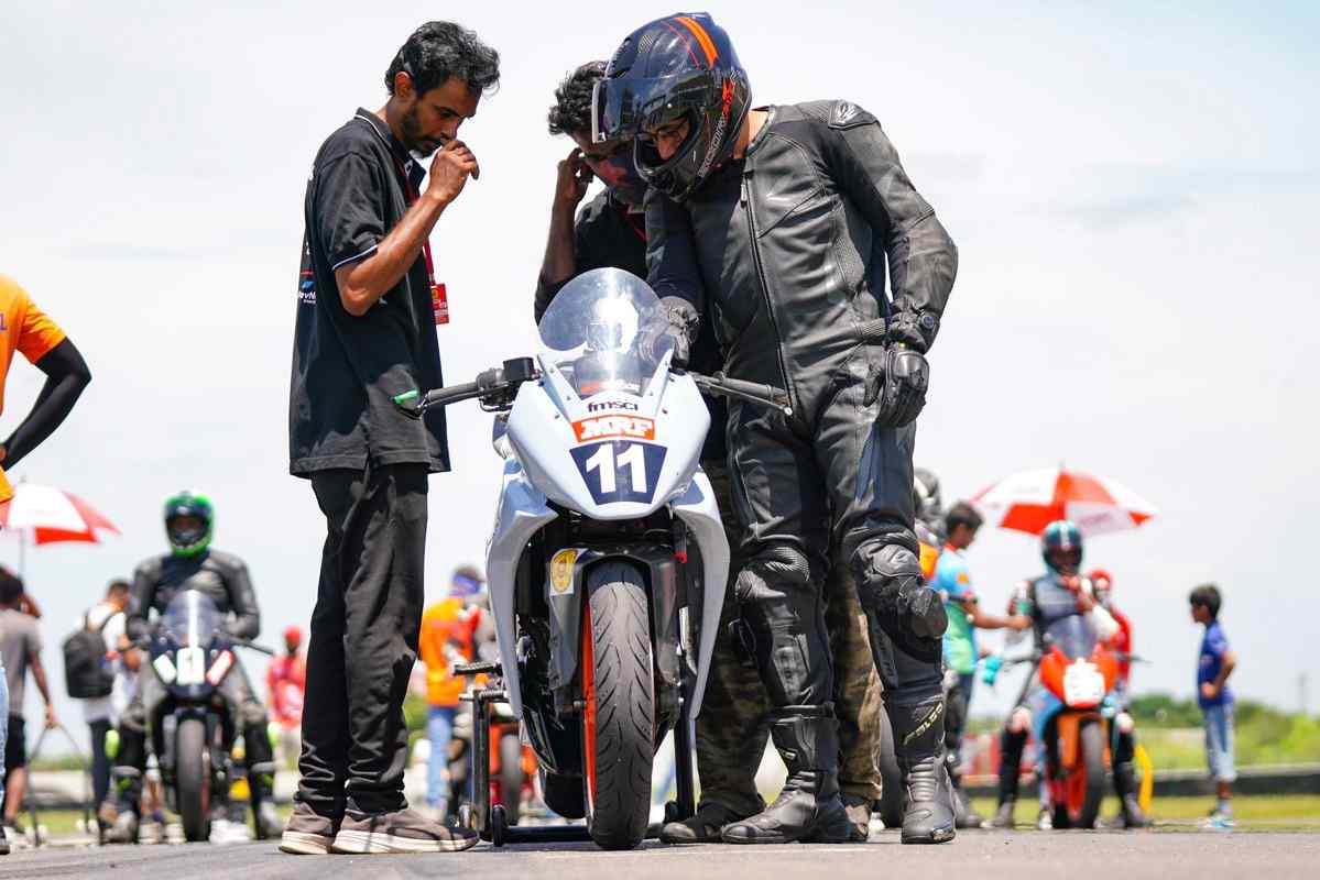 Motorcycle racing