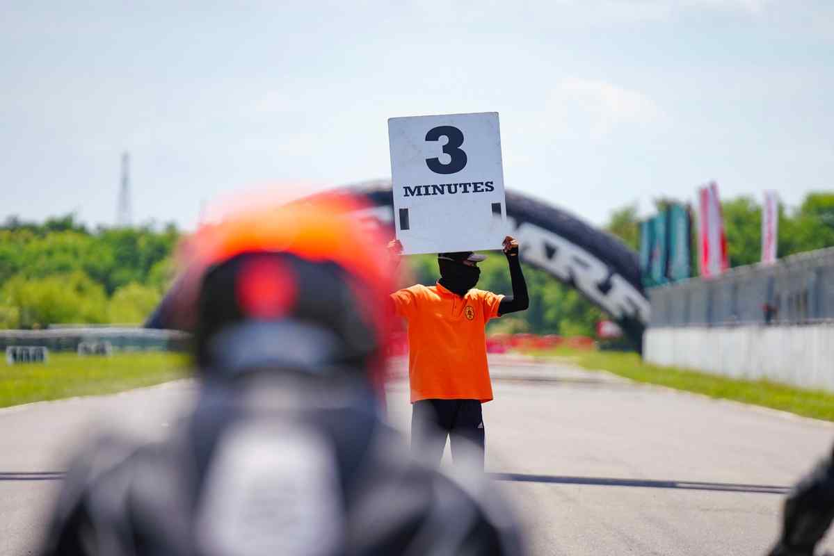 Motorcycle racing